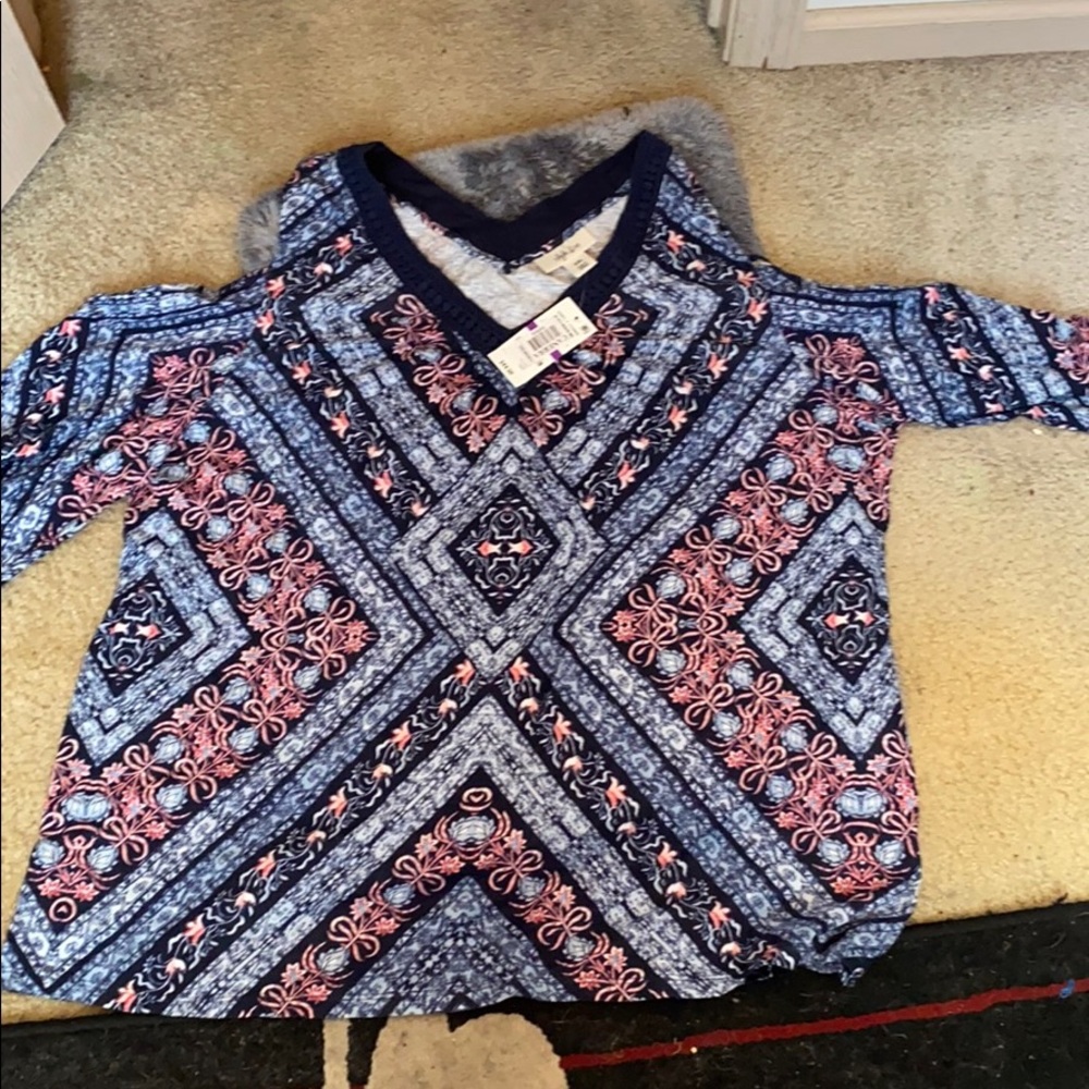 BRAND NEW* XXL Women beautiful shirt